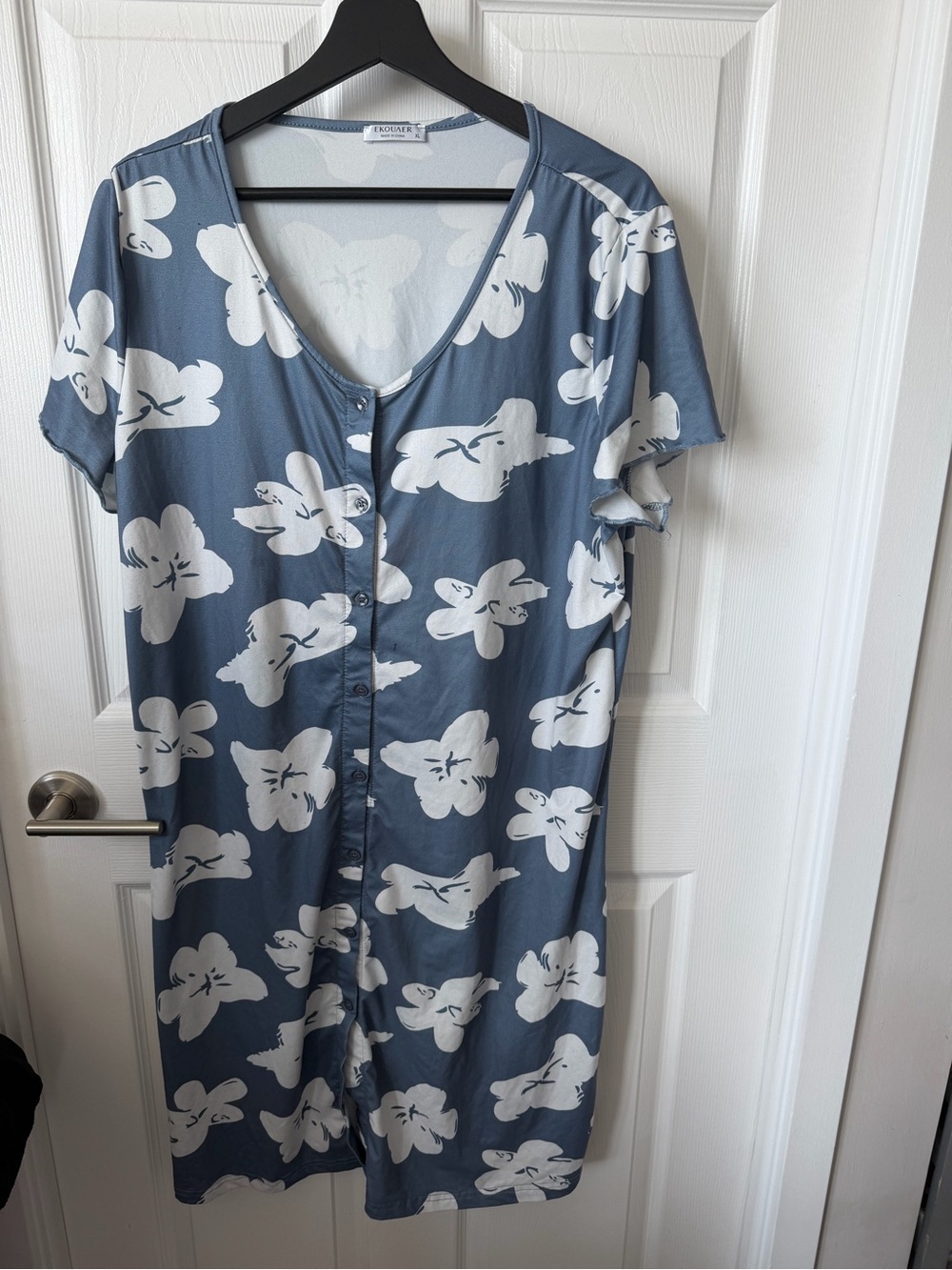 Ekouaer Blue Floral Button-Front maternity/ breastfeeding gown 2 pack